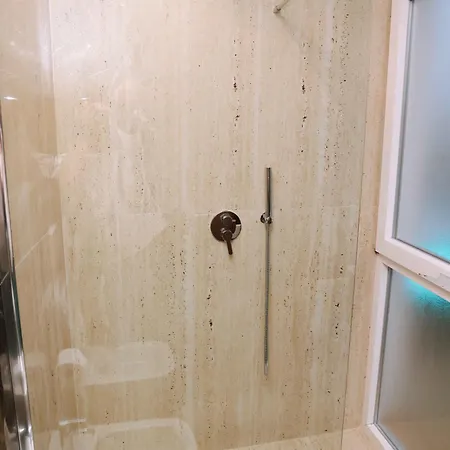 Altamar Luxury Suites&penthouse Golem (Tirana)